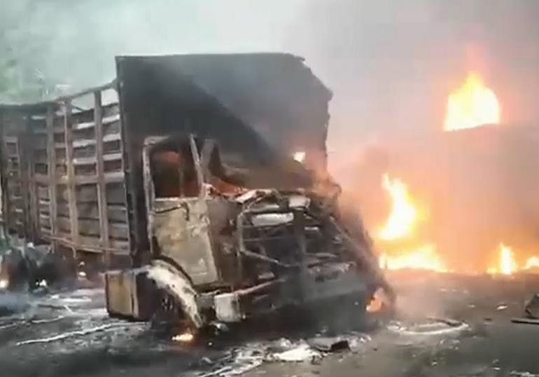 Cameroonian Lives reduced to dust after vehicles catches flames in road accident